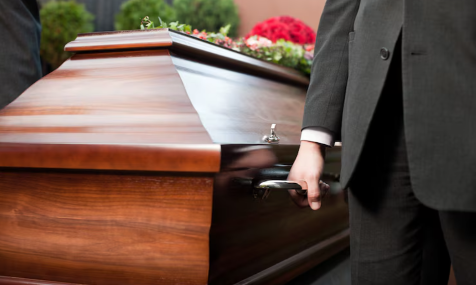 Mit dem Verlust umgehen: Wichtige Dienstleistungen, die nach dem Tod eines geliebten Menschen in Betracht gezogen werden sollten